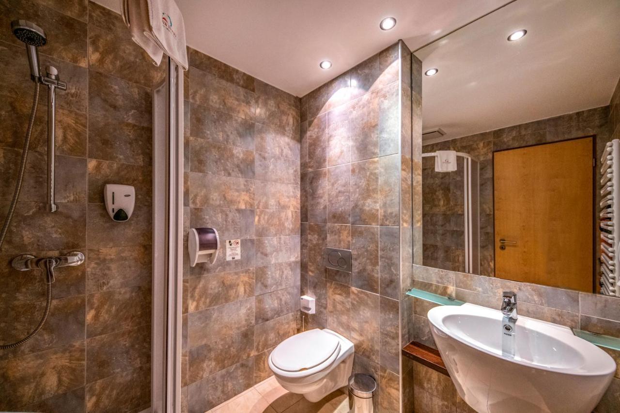 Termál Kemping Apartmanok és Bungalók Harkány Esterno foto